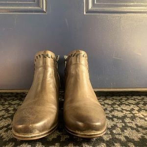 Spring Step Booties Size 9 Dark Olive